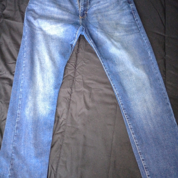 Jeans - Picture 2 of 9